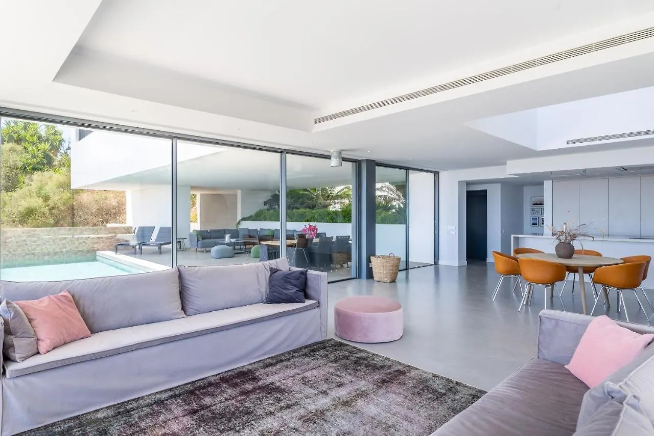 Remarkable 2021-Built Luxury Villa In El Herrojo Benahavis