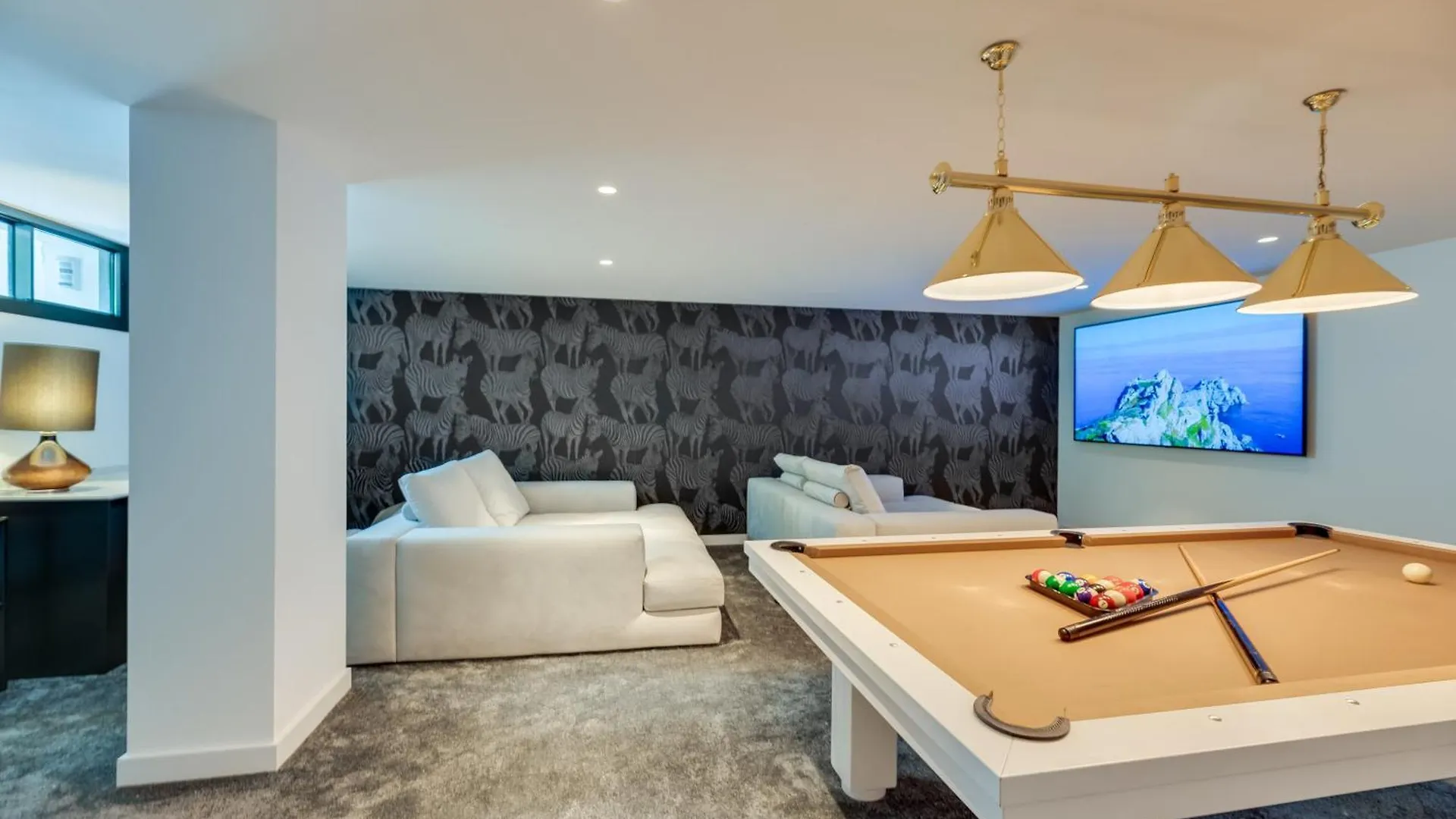 Remarkable 2021-Built Luxury Villa In El Herrojo Benahavis