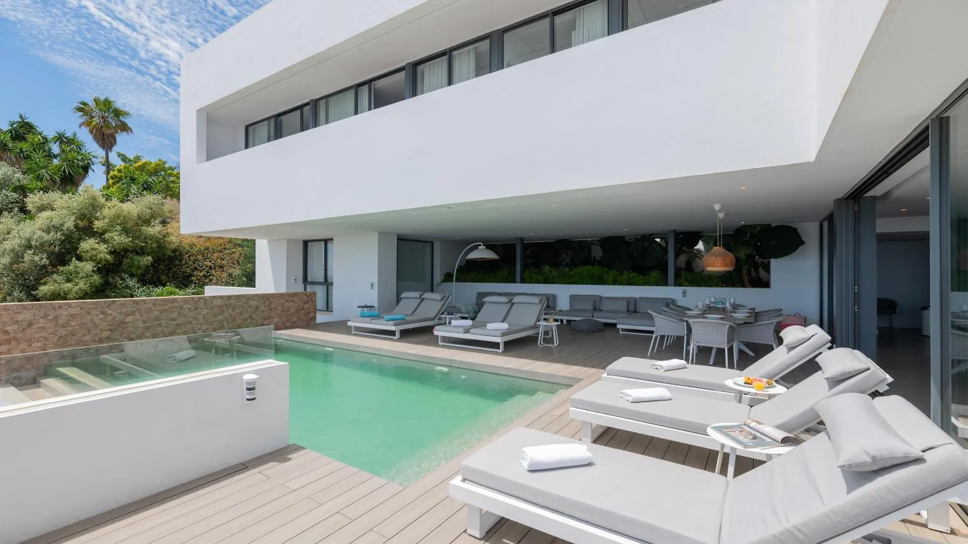 Remarkable 2021-Built Luxury Villa In El Herrojo Benahavis